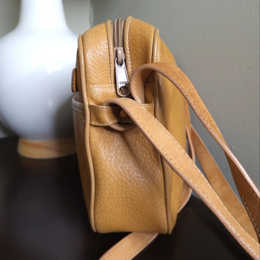 Gucci Vintage Crossbody Camera Bag, Leather Unisex - Picture 4 of 12